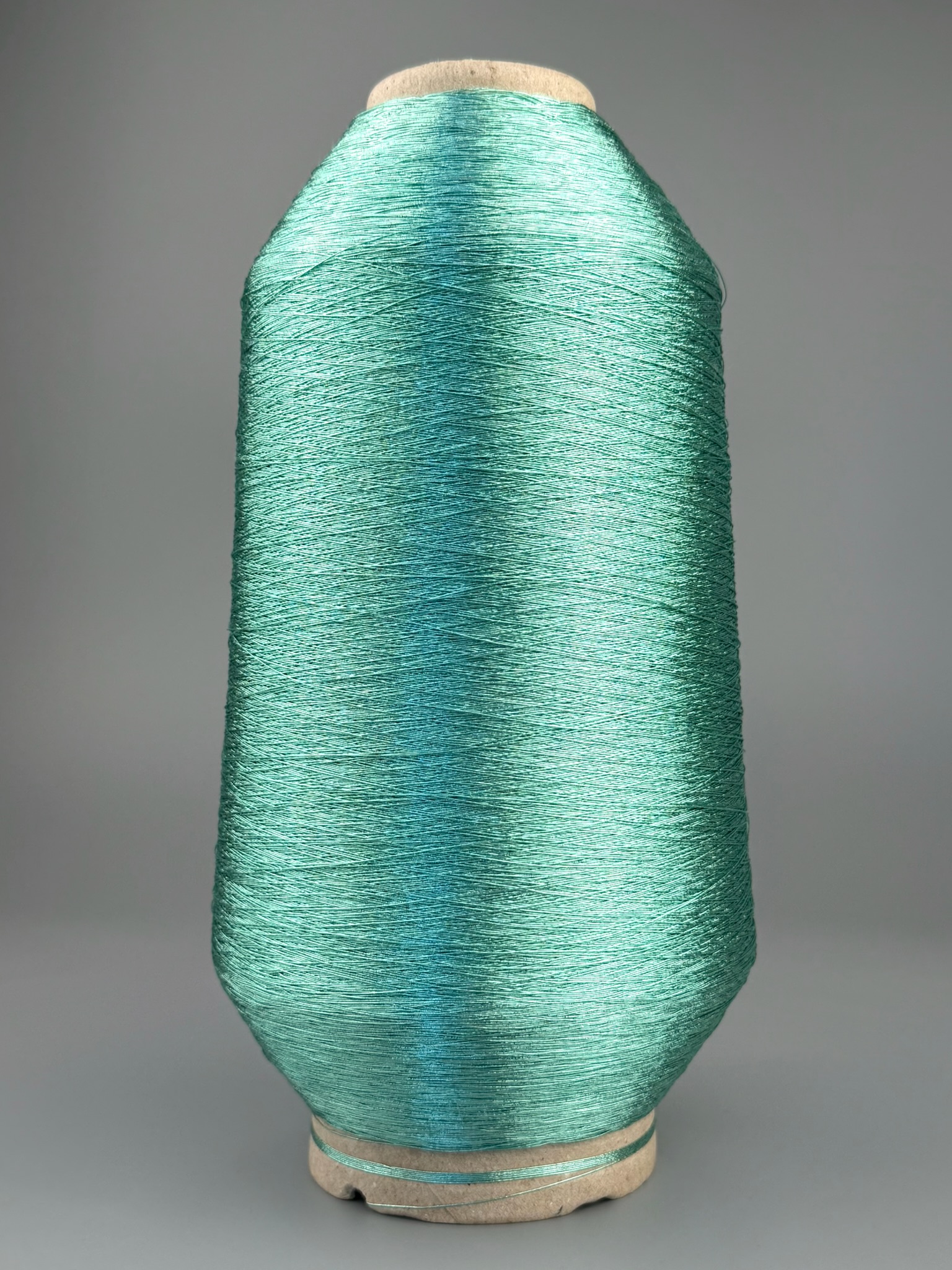 Torcitura di Domaso Zenzero Nm 1700 – Viskosegarn mit Metallfaser col. Mintgrün 636 foto 2